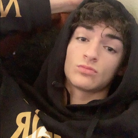 Meet your Posher, Braxton - Picture 4 of 6